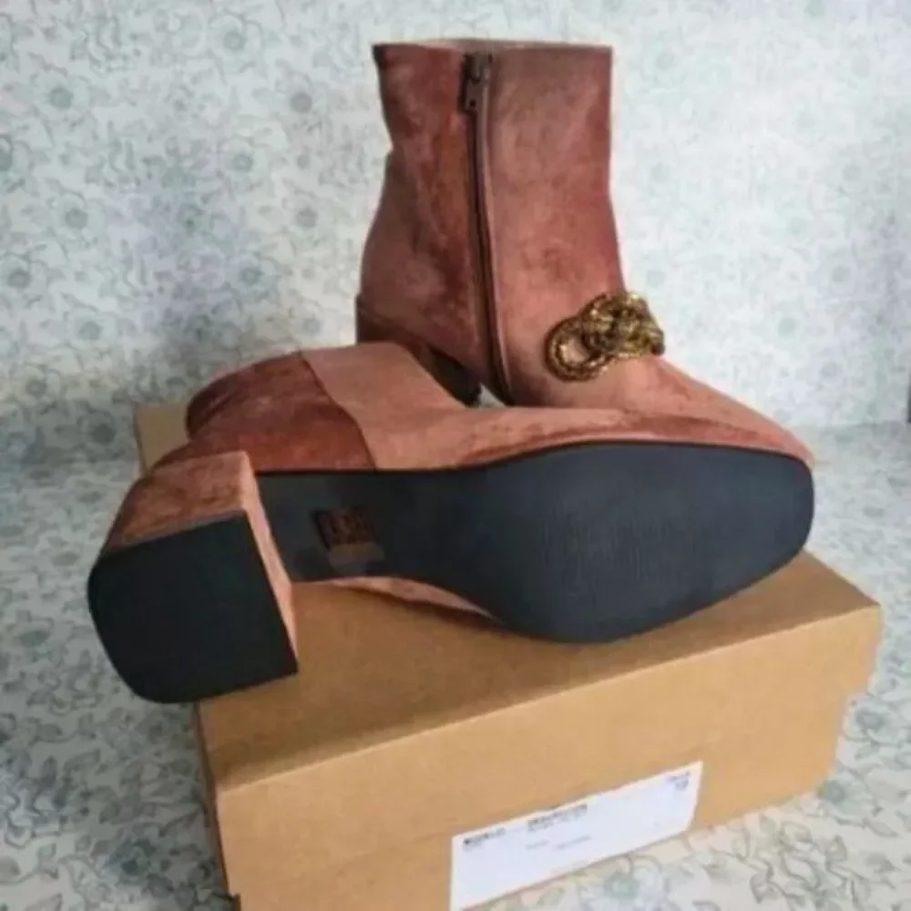 NIB Anthropologie Stevie Velvet Ankle Boots | 39 / 8.5 - Picture 4 of 6
